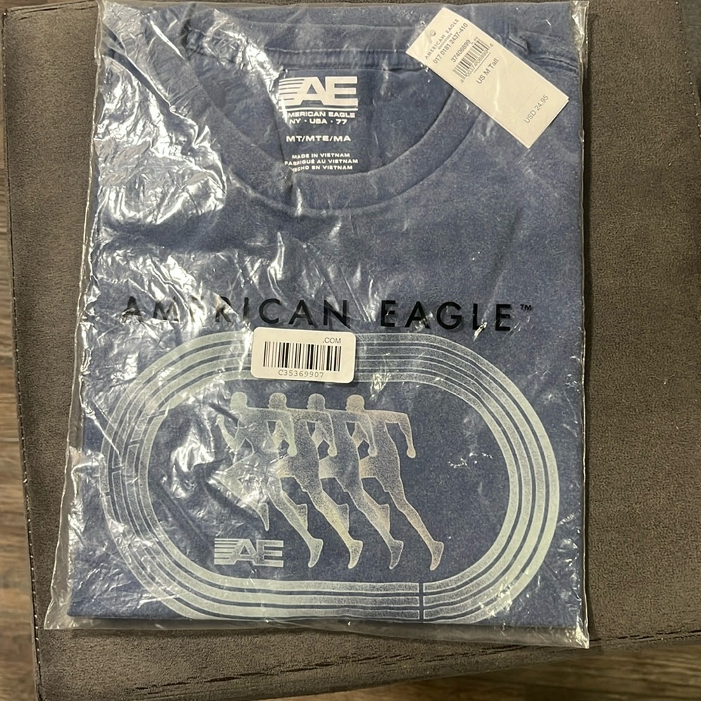 BRAND NEW men’s medium american eagle running shirt blue